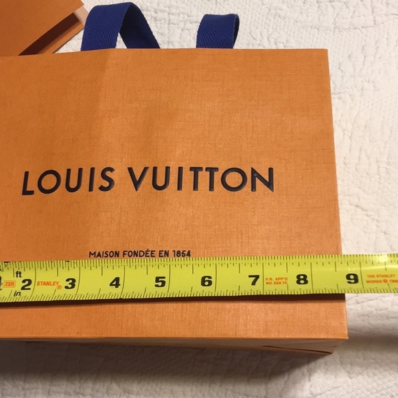 Louis Vuitton bag with receipt holder. - Picture 2 of 8